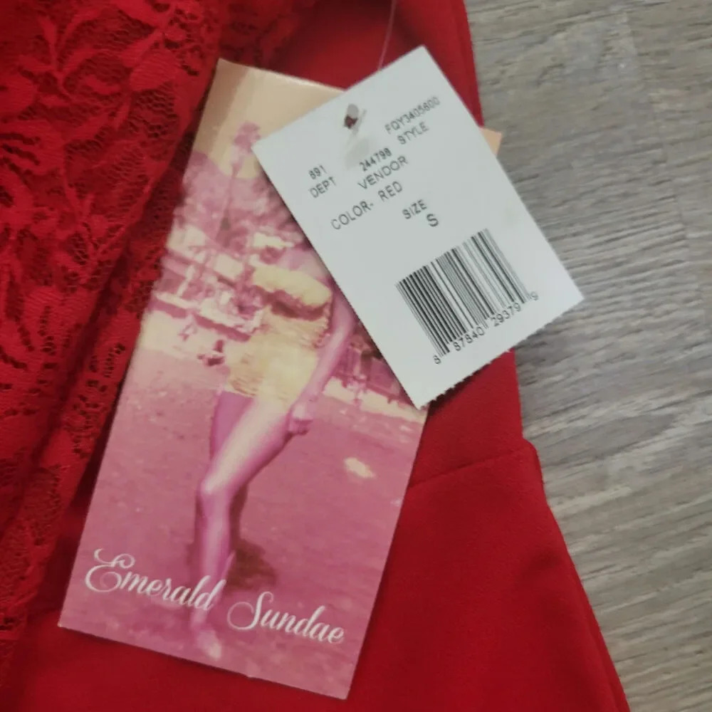 NWT Women's Emerald Sundae Red Lace Mini Dress, Size Small - Picture 2 of 5